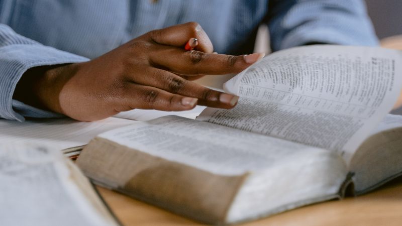 Hno puertas a la luz de la biblia