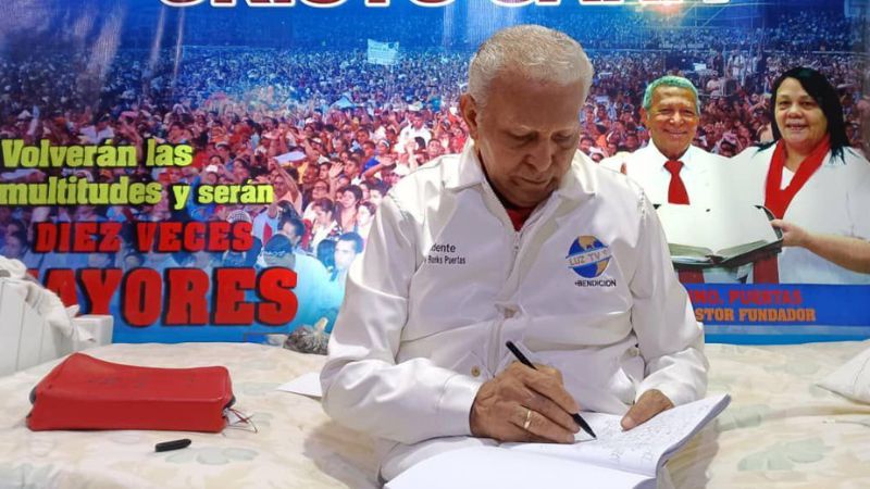 El Pastor Puertas respondió