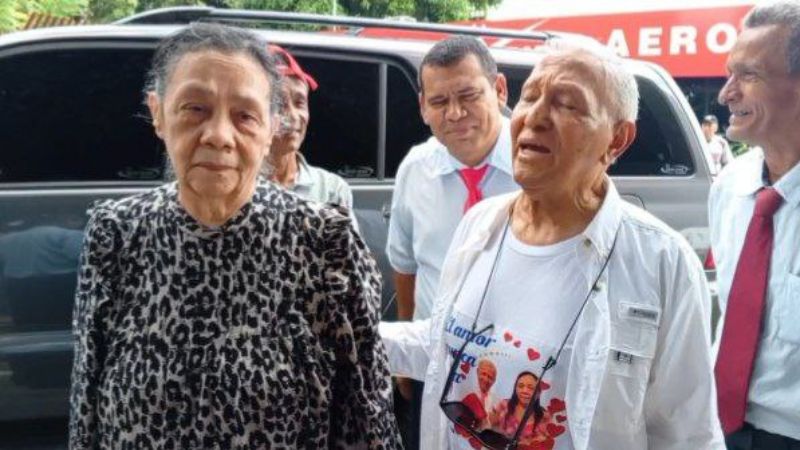 Pr Puertas recibe a la Pastora Olfa