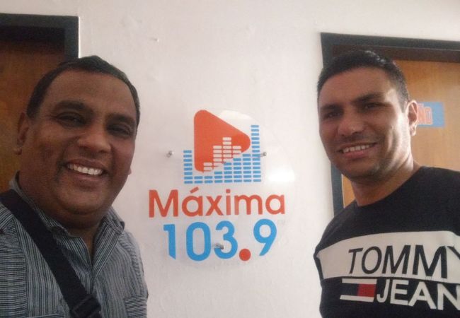En la estacion de radio donde se realiza el Programa La Hora de la Oración