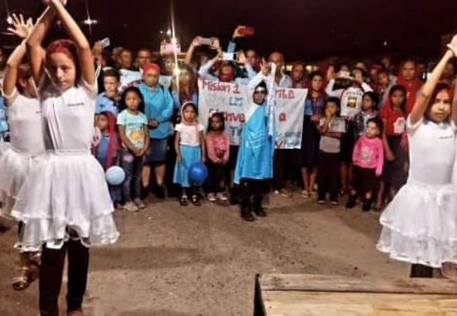 Los hermanos fueron recibidos con danzas