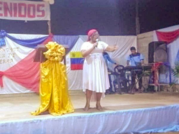 Noches de gloria para las damas en Clarines