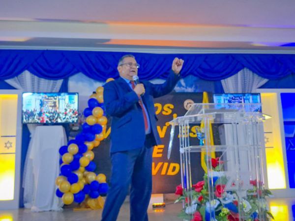 Conferencia "Los Valientes de David" en Cumaná