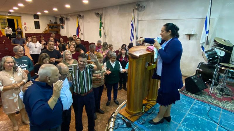 Gira Moviendo las aguas del estanque de la Bendición en Uruguay