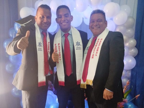 Luz del Mundo Guanta