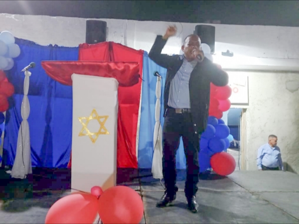 Vigilia con bautizos se realizó en Puerto Cabello