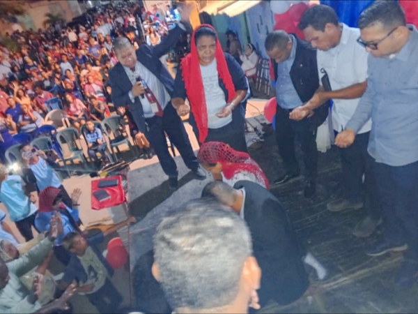 Vigilia con bautizos se realizó en Puerto Cabello