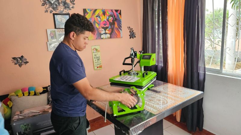 En Ecuador avanzan de poder en poder