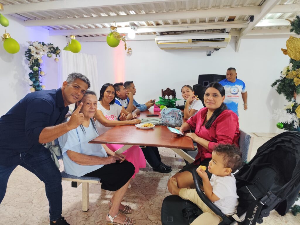 Hermoso compartir navideño en la Dirección Nacional de la Obra Luz del Mundo
